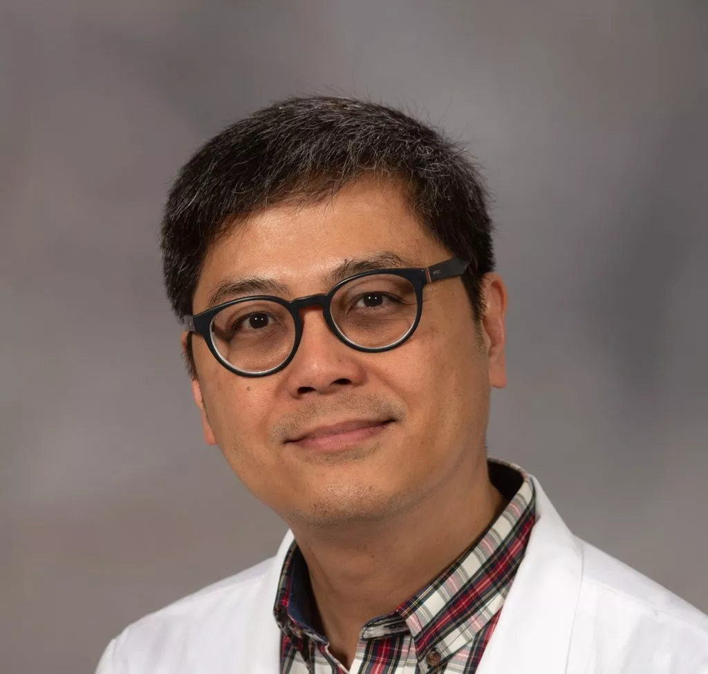 Dr. Roberto Santos